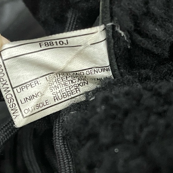 UGG Men's Butte boots in black waterproof leather size 12 - Picture 15 of 16